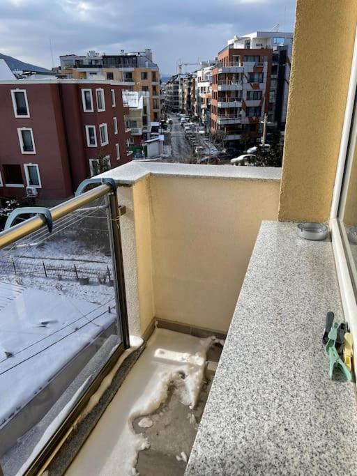 Mila's 1 Bedroom Apartment *